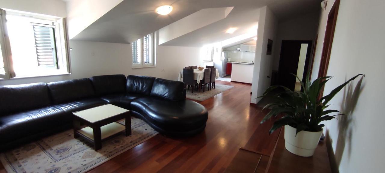 Luxury City Centre Apartment With Stunning View Omiš Exterior foto