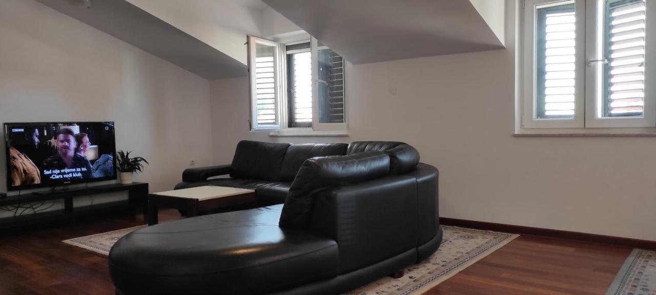 Luxury City Centre Apartment With Stunning View Omiš Exterior foto
