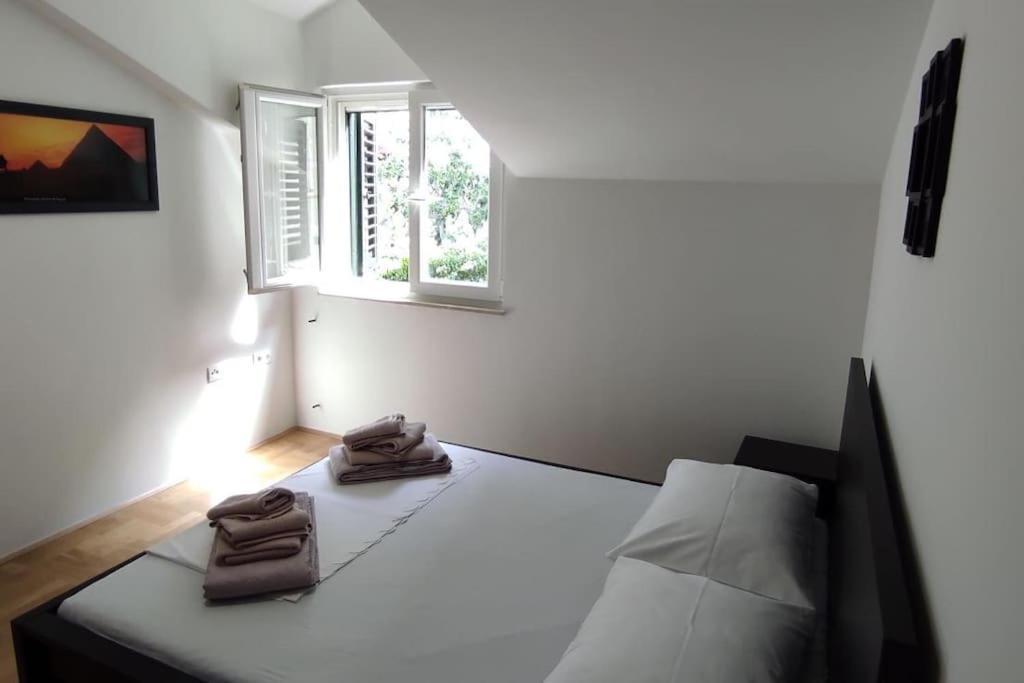Luxury City Centre Apartment With Stunning View Omiš Exterior foto