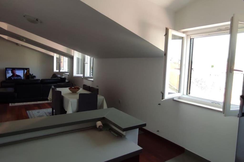 Luxury City Centre Apartment With Stunning View Omiš Exterior foto