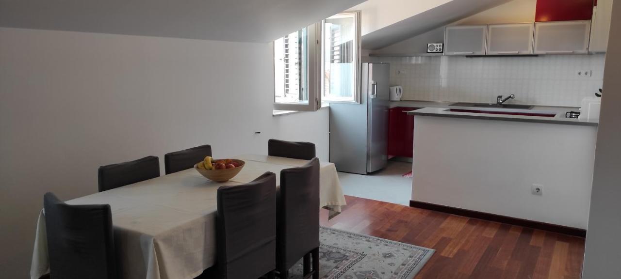 Luxury City Centre Apartment With Stunning View Omiš Exterior foto