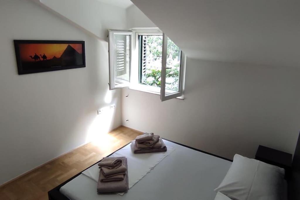 Luxury City Centre Apartment With Stunning View Omiš Exterior foto
