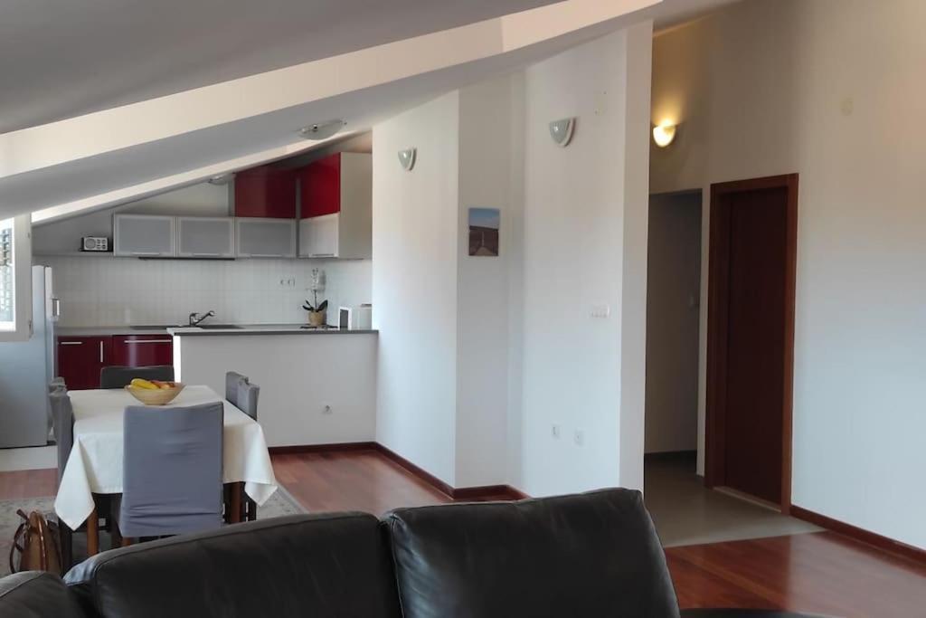 Luxury City Centre Apartment With Stunning View Omiš Exterior foto